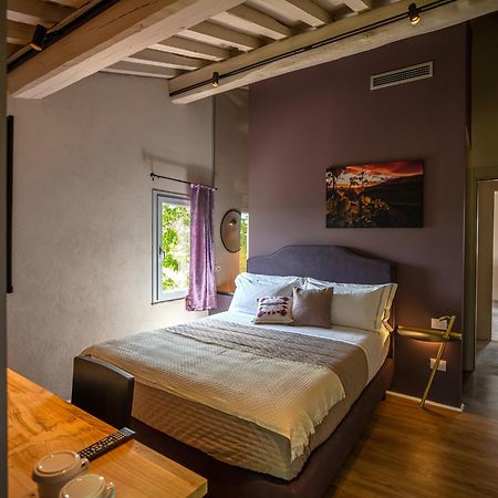 Relais Borgo Elissa Bed & Breakfast Черталдо Екстериор снимка