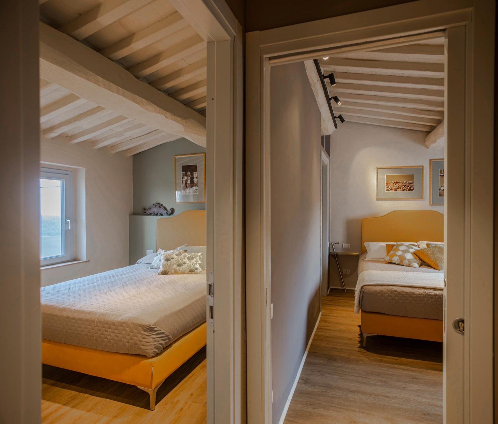 Relais Borgo Elissa Bed & Breakfast Черталдо Стая снимка