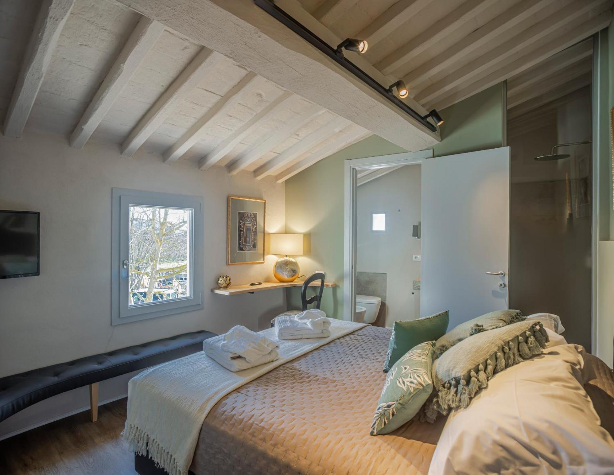 Relais Borgo Elissa Bed & Breakfast Черталдо Екстериор снимка