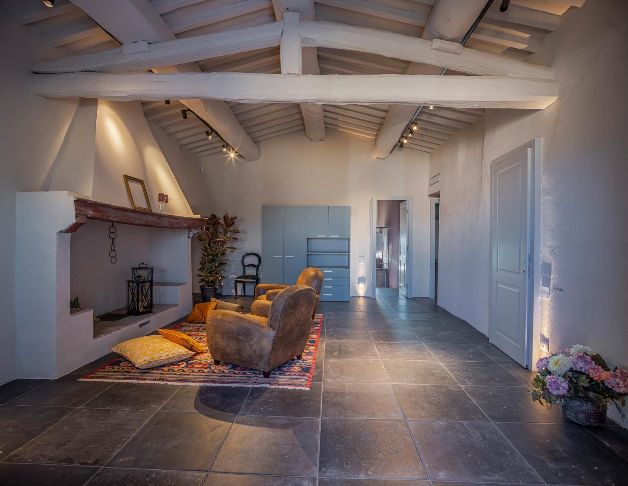 Relais Borgo Elissa Bed & Breakfast Черталдо Екстериор снимка