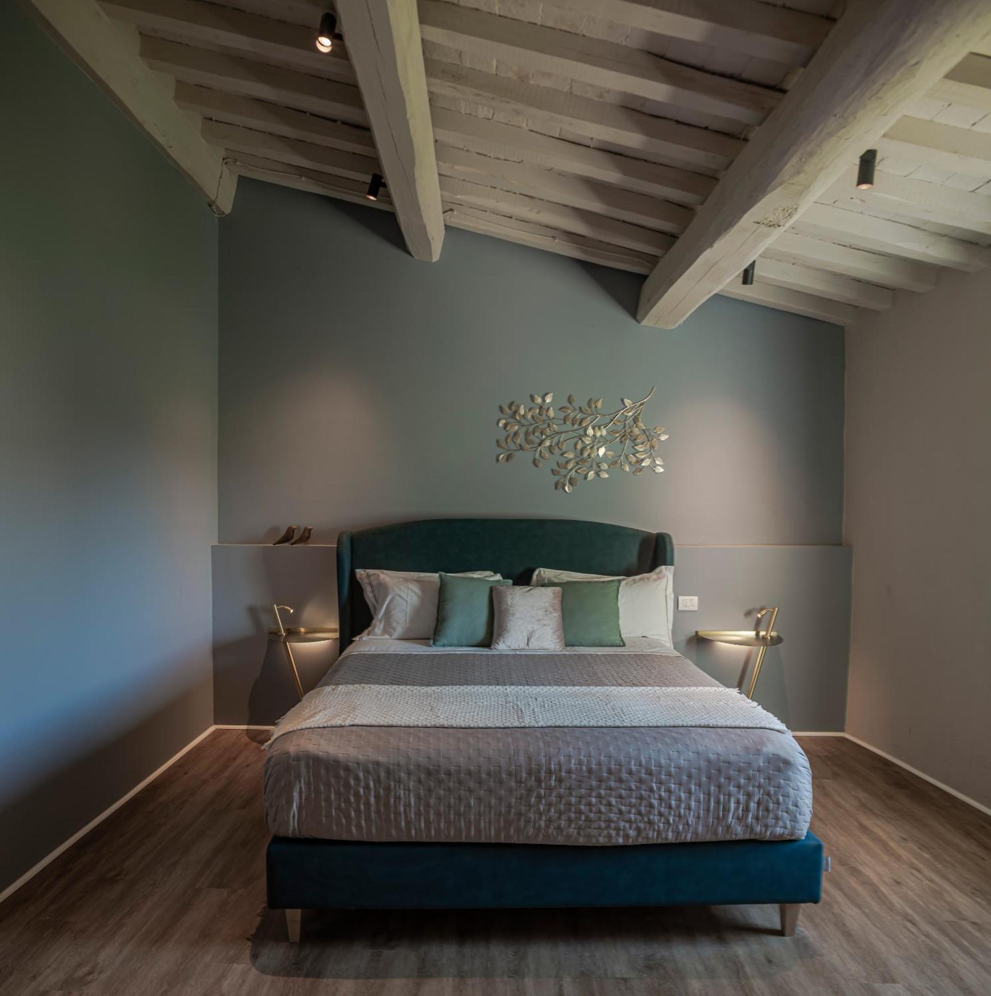 Relais Borgo Elissa Bed & Breakfast Черталдо Екстериор снимка