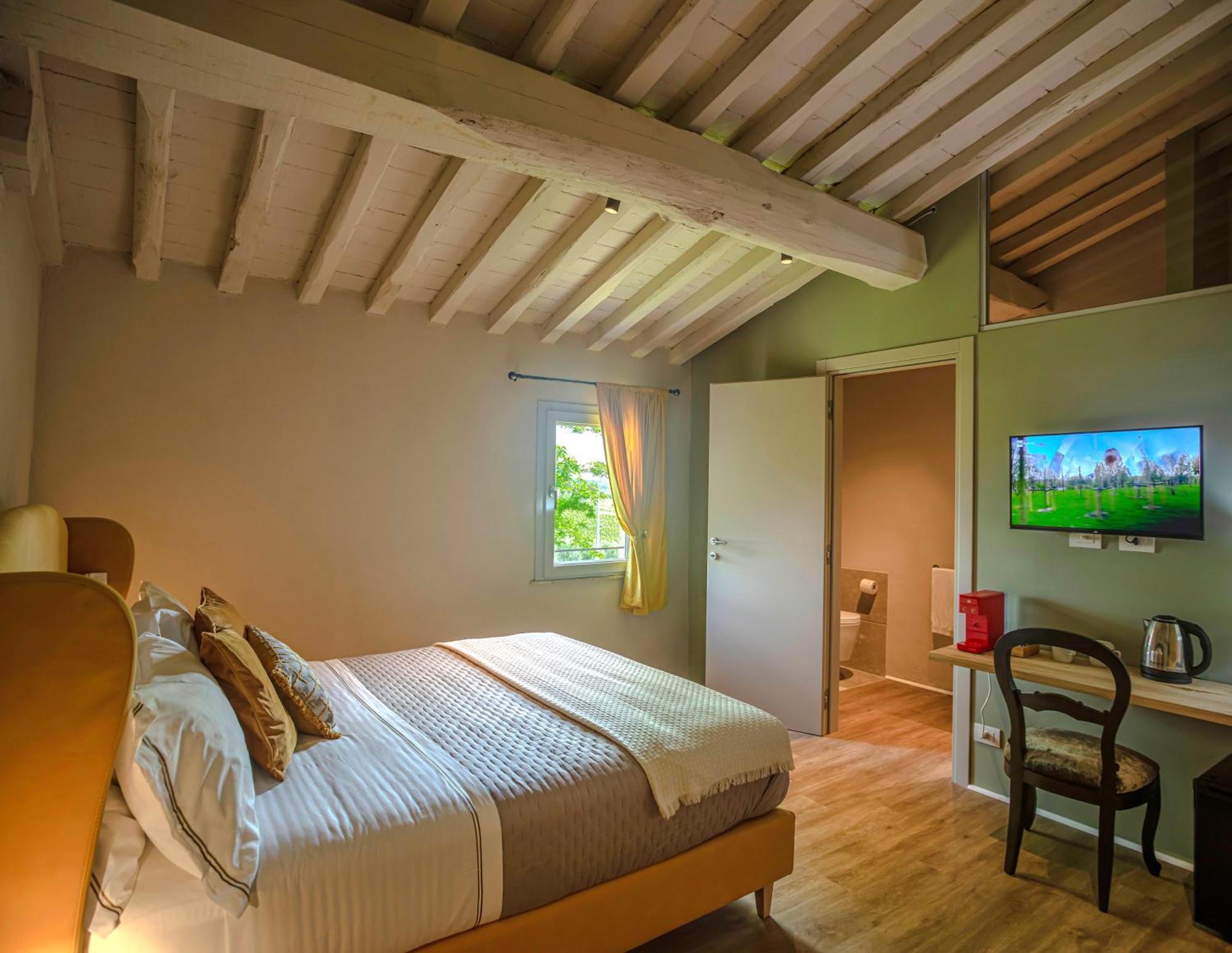 Relais Borgo Elissa Bed & Breakfast Черталдо Екстериор снимка