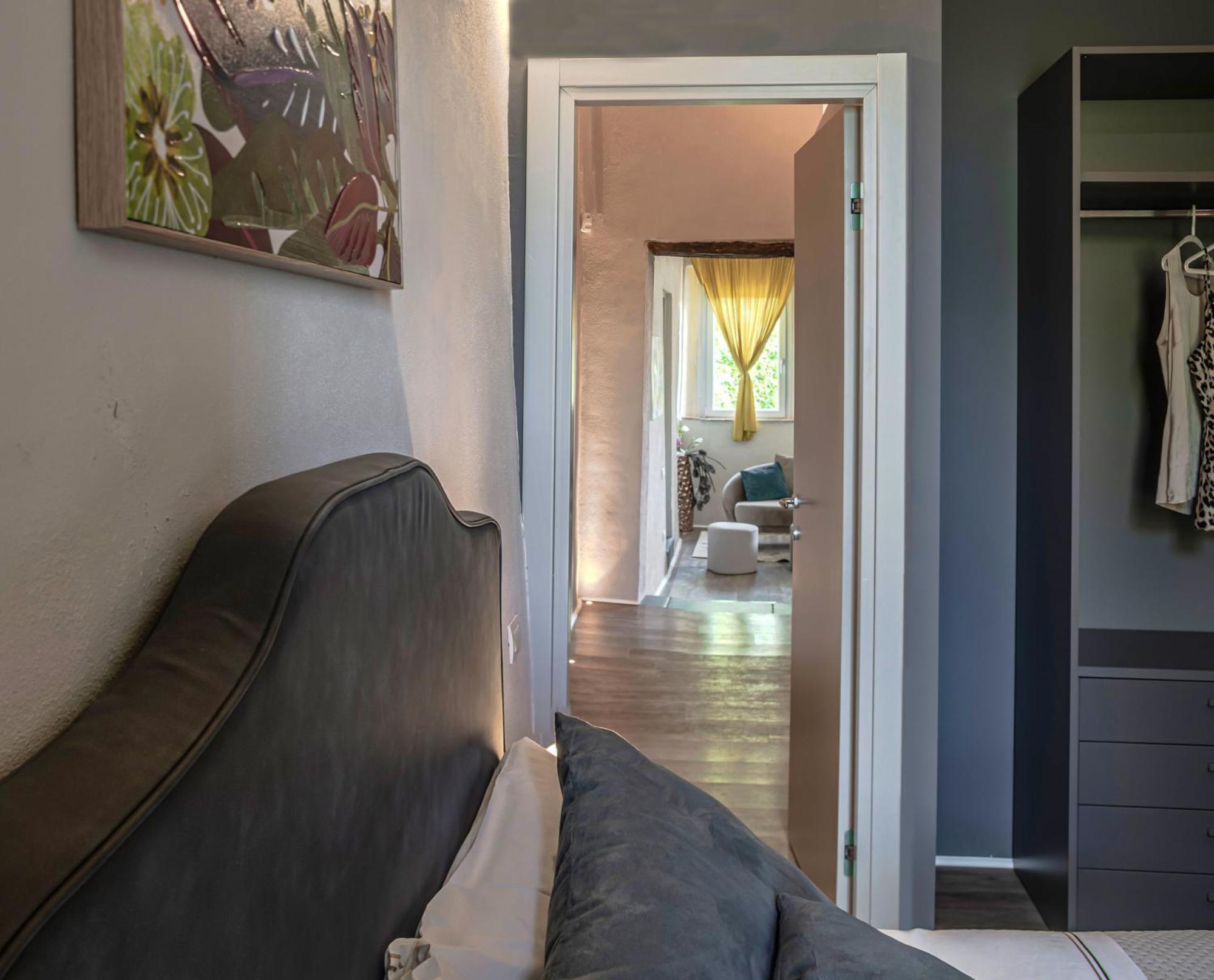 Relais Borgo Elissa Bed & Breakfast Черталдо Екстериор снимка