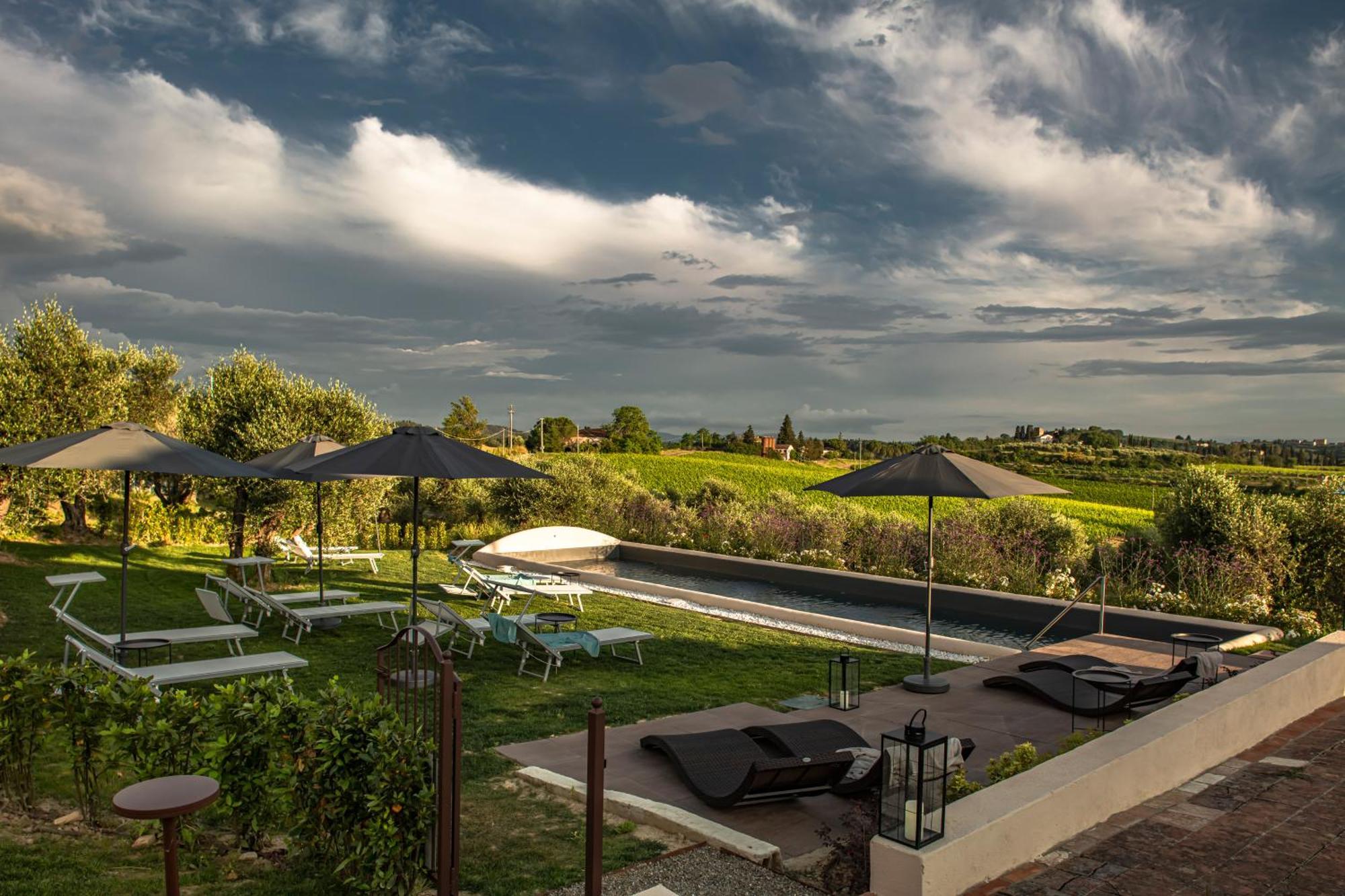Relais Borgo Elissa Bed & Breakfast Черталдо Екстериор снимка